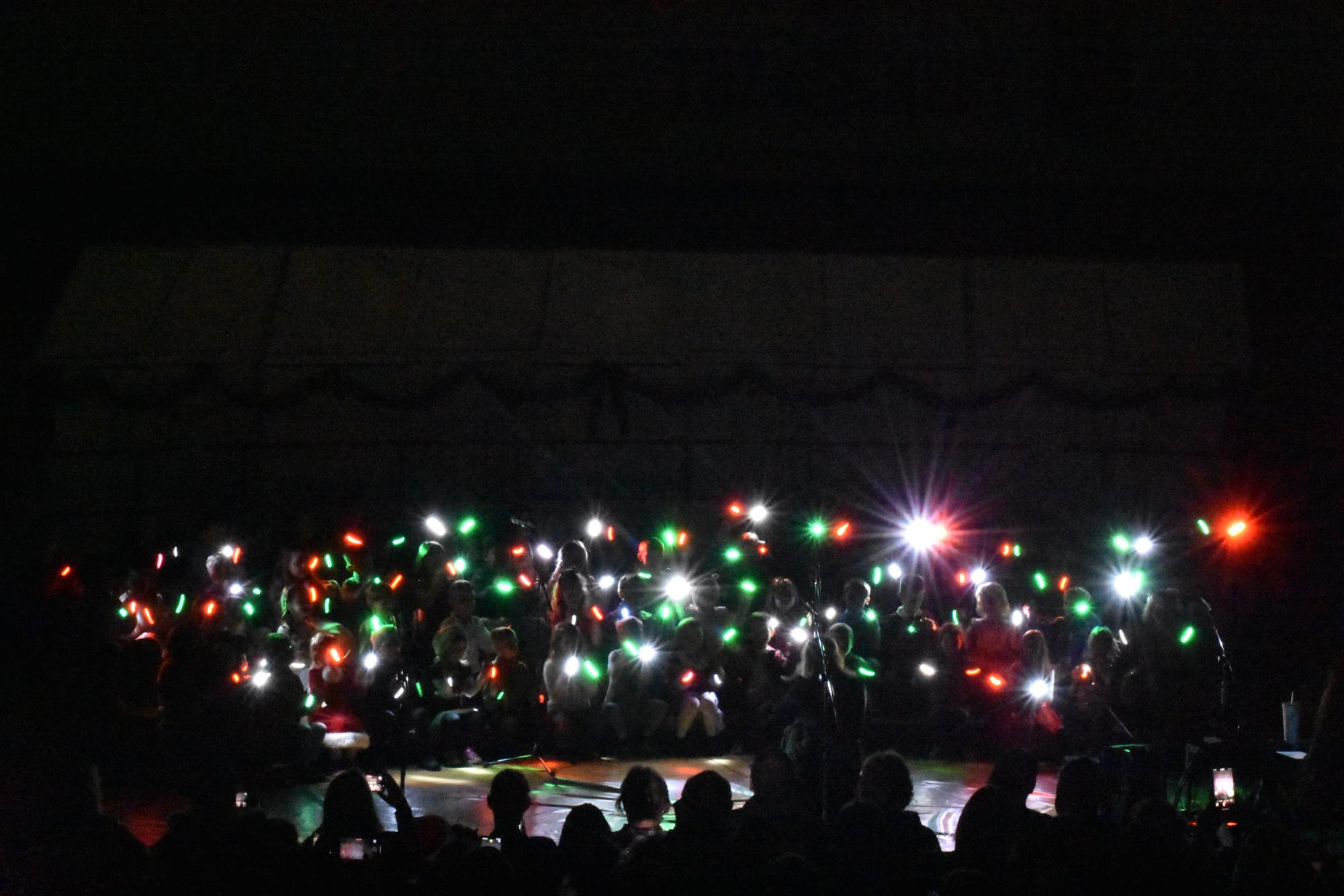 Large crowd enjoys elementary holiday concert