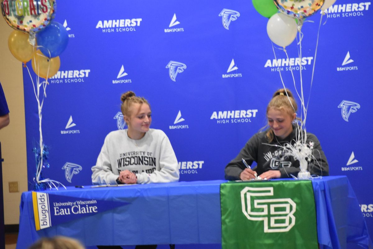 Petersons commit to run at UW-Eau Claire, UW-Green Bay