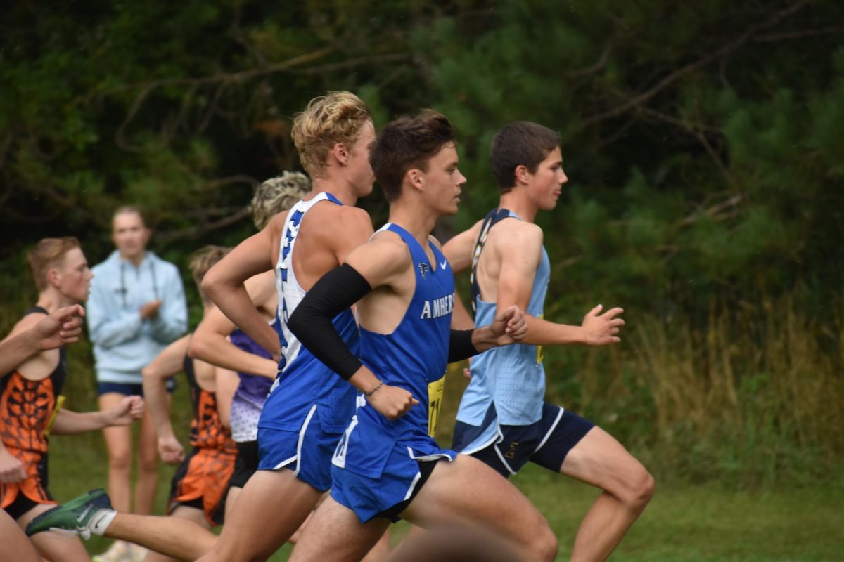 Cross country team places first at 10-team invite